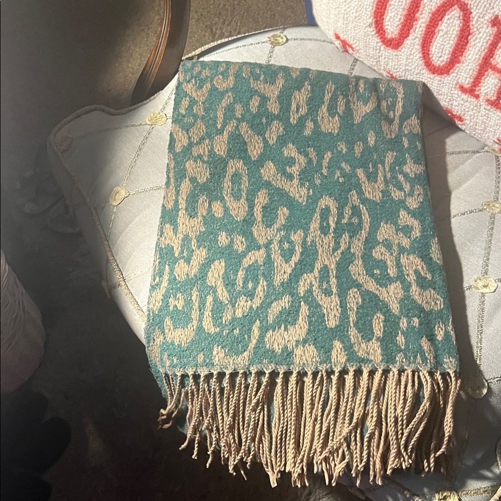 Elegant Green and Beige scarf New!
